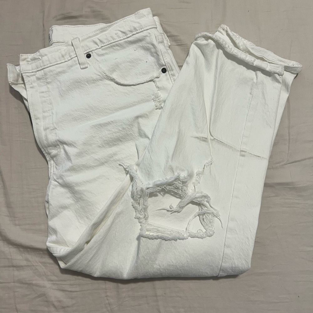 Abercrombie & Fitch The Mom High Rise Jean